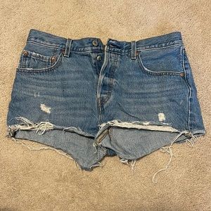 Women’s Levi 501 Distressed Shorts